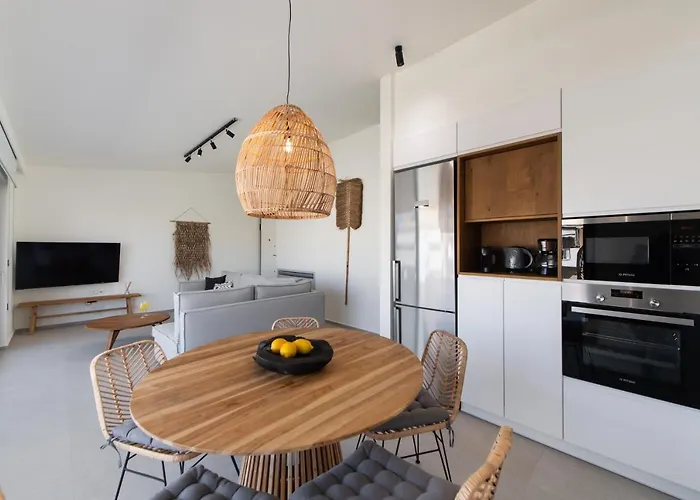 Appart hôtel Pnoe - Feel At 4*