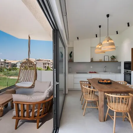 Aparthotel Pnoe - Feel At 4*