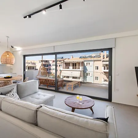 Aparthotel Pnoe - Feel At