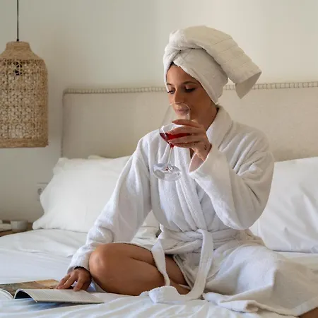 Pnoe - Feel At Lejlighedshotel 4*