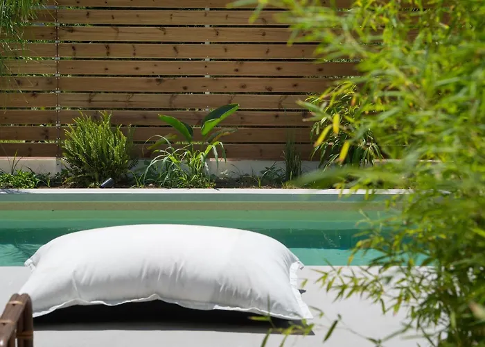 Pnoe - Feel At Aparthotel