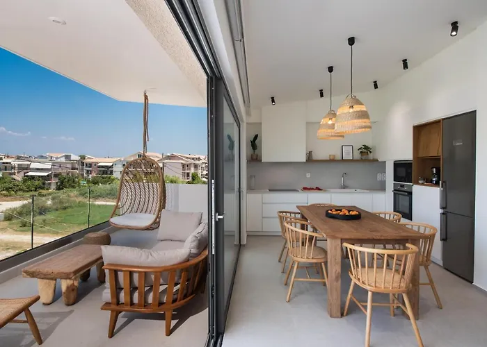 Aparthotel Pnoe - Feel At 4*